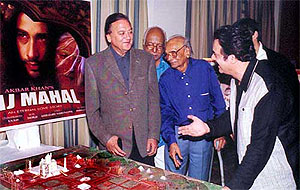 Veteran Bollywood star-turned-politician Sunil Dutt with noted music director Naushad