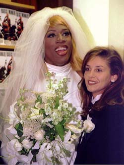 Retired basketball star Dennis Rodman announced on Friday that he wants to return to the NBA