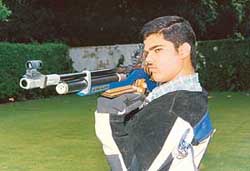 Arjun Pratap Atma Ram aims for the bull�s eye.