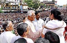 NDA Convener and Defence Minister George Fernandes with Trinamool Congress chief Mamata Banerjee at a Trinamool Congress rally