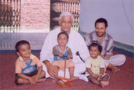 Abandoned children with Mr Sarwan Singh at Nishkam Shishu Sewa Sadan