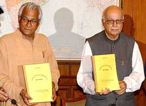 Deputy Prime Minister L. K. Advani and NDA convener and Defence Minister George Fernandes