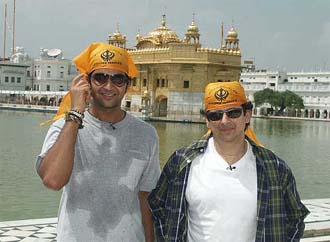 TV anchor Purab Kohli of Channel V and singer Palash Sen at the Golden Temple