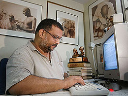 Tushar Gandhi, the great grandson of Mahatma Gandhi, sends an e-mail to Zindzi Mandela