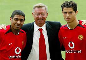 New Manchester United recruits, Kleberson and Cristiano Ronaldo, stand with club manager Sir Alex Ferguson 