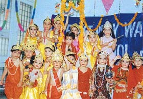 Tiny tots of Everest Playway School dressed up as Lord Krishna, Meera, Radha and Gopis