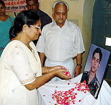 Mrs Santosh Ahuja, mother of martyr Major Amit Ahuja, pays tribute on his death anniversary 