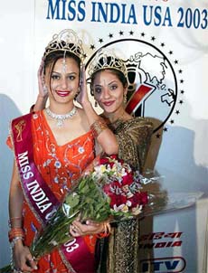 Nineteen-year-old Meghna Nagarajan from Georgia is crowned Miss India USA-2003
