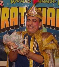 Magician Shankar tells tricks of the trade to mediapersons at Nagpal Regency