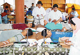 A blood donation camp in the memory of Pt Mohan Lal  was organised at the GGDSD College, Sector 32, Chandigarh on Saturday.