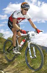 Swiss cyclist Thomas Frischknecht rides down the Monte Bar during the the Mountain Bike World championships