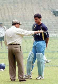Sunil Gavaskar gives some useful tips to Saurav Ganguly 