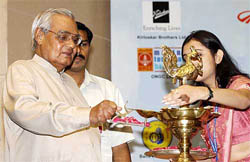 Prime minister Atal Bihari Vajpayee inaugurates the second India-ASEAN business summit