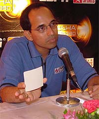 Harsha Bhogla at a press conference in Ludhiana