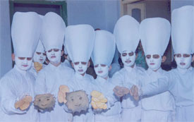 Students of various schools participate in a competition organised during the dental health mela