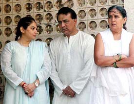 Former India cricketer Sunil Gavaskar  attend the funeral of former Indian cricket captain G. S. Ramchand in Mumbai 