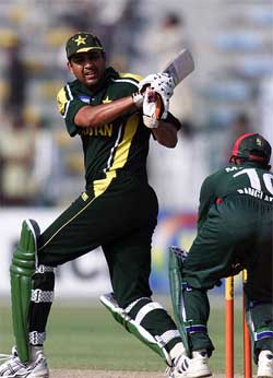 Pakistani batsman Inzamam-ul-Haq plays against Bangladesh in Lahore 