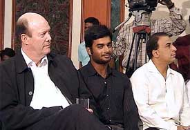 Legendary cricketers Tony Greig and Sunil Gavaskar with Tamil actor Madhavan 