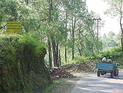 The Hamirpur-Sujanpur Tihra highway is fast becoming a dumpyard of waste material