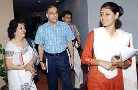 Cine actress Nandita Das along with other organising committee members of the 34th International Film Festival of India