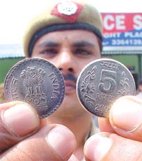 The fake Rs 5 coins