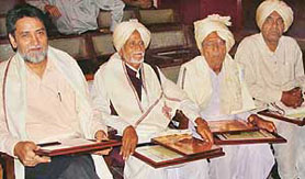 Kamal Tewari, Mamman Khan, Ustad Jhamman Khan and Tule Ram, recipients of the Haryana Kala Ratan Awards-2003, at Tagore Theatre in Chandigarh 