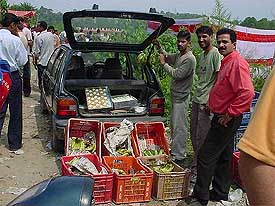 Fruit-vendors had a field day on the occasion of a recruitment rally organised by the Assam Rifles at Hamirpur