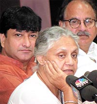 Chief Minister Sheila Dikshit announcing the launch of the Clean City Campaign in the Capital 