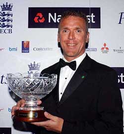 Alec Stewart with the Lifetime Achievement Award