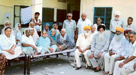 Senior citizens spend the twilight of their life at the Swami Vivekanand Swarag Ashram seeking solace in each others�