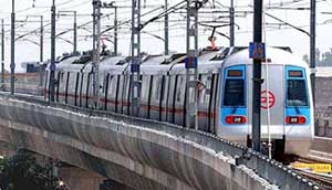 A view of the metro rail plying between Trinagar and Tis Hazari after its flag-off by Prime Minister Atal Bihari Vajpayee in New Delhi on Friday.
