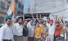 Members of the NSUI welcome Mr Raghwendre Naryana, all-India secretary of the NSUI, at a function in Ludhiana on Saturday