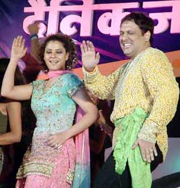 Bollywood star Govinda plays 'Garba'