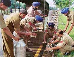 While Punjab Vigilance Bureau officials were busy questioning the Badals at their Sector 2 residence