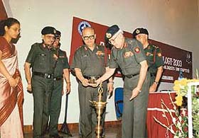 The Chief of Staff, Western Command, Lieut-Gen P.K. Grover and Director-General, Armed Forces Hospital Services, Lieut-Gen J.R. Bhardwaj, light a lamp