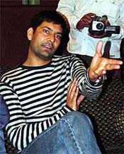 Pop singer Jasbir Jassi addresses mediapersons during a press conference