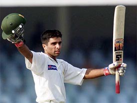 Pakistani opener Taufiq Umar acknowledges his century against South Africa 