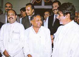 Amitabh Bachchan with Uttar Pradesh Chief Minister Mulayam Singh Yadav and Samajwadi Party General Secretary Amar Singh