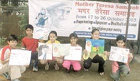 A painting competition for schoolchildren was organised on the occasion of Mother Teresa’s beatification at Vatican. Father William Chaudhary, parish priest, Pitampura, also distributed food to the poor. At least 2,500 poor were fed at three different places in Pitampura. The function was organised by the Catholic Association of Pitampura