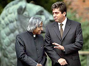 President A. P. J. Abdul Kalam speaks to his Bulgarian counterpart Georgi Parvanov during a welcoming ceremony at the Monument of Unknown Soldier in Sofia