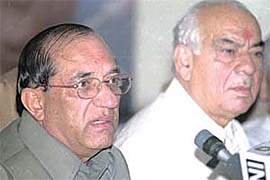 Prof. Vijay Kumar Malhotra, chairman, Election Campaign Committee, Delhi Pradesh BJP, along with senior leader Madan Lal Khurana, addressing a press conference on the forthcoming elections in the Capital on Monday. 