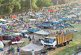 A view of the weekly apni mandi