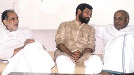  Leader of the Third Front, former Prime Minister Chandrashekhar, Lok Jan Shakti Party president Ram Vilas Paswan and former Prime Minister H.D. Deve Gowda during a meeting to finalise the campaign for the Assembly elections in the Capital