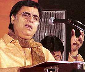 Jagjit Singh performs at Hotel Mountview in Chandigarh 