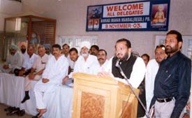 Mr K.K. Bawa, president of the Bairagi Maha Mandal, addresses a convention