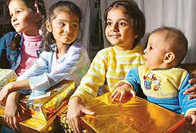 Participants of a baby show organised by Chetanya Hospital, Sector 43, Chandigarh,