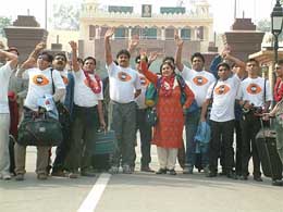 Theatre artistes from Pakistan cross into India through the Wagah joint check-post 