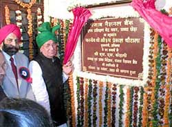 Mr Om Prakash Chautala inaugurates farmers� training centre at Sacha Khera village in Jind district on Sunday.