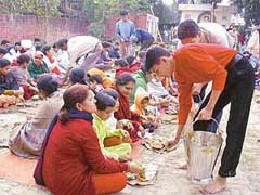 Annual bhandara being served on the occasion of �Samadhi Divas� of Sri Sidh Baba Amar Nath 