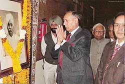 Justice O.P. Verma, Governor, Punjab, and Administrator, Chandigarh, pays floral tributes to Lala Lajpat Rai 
